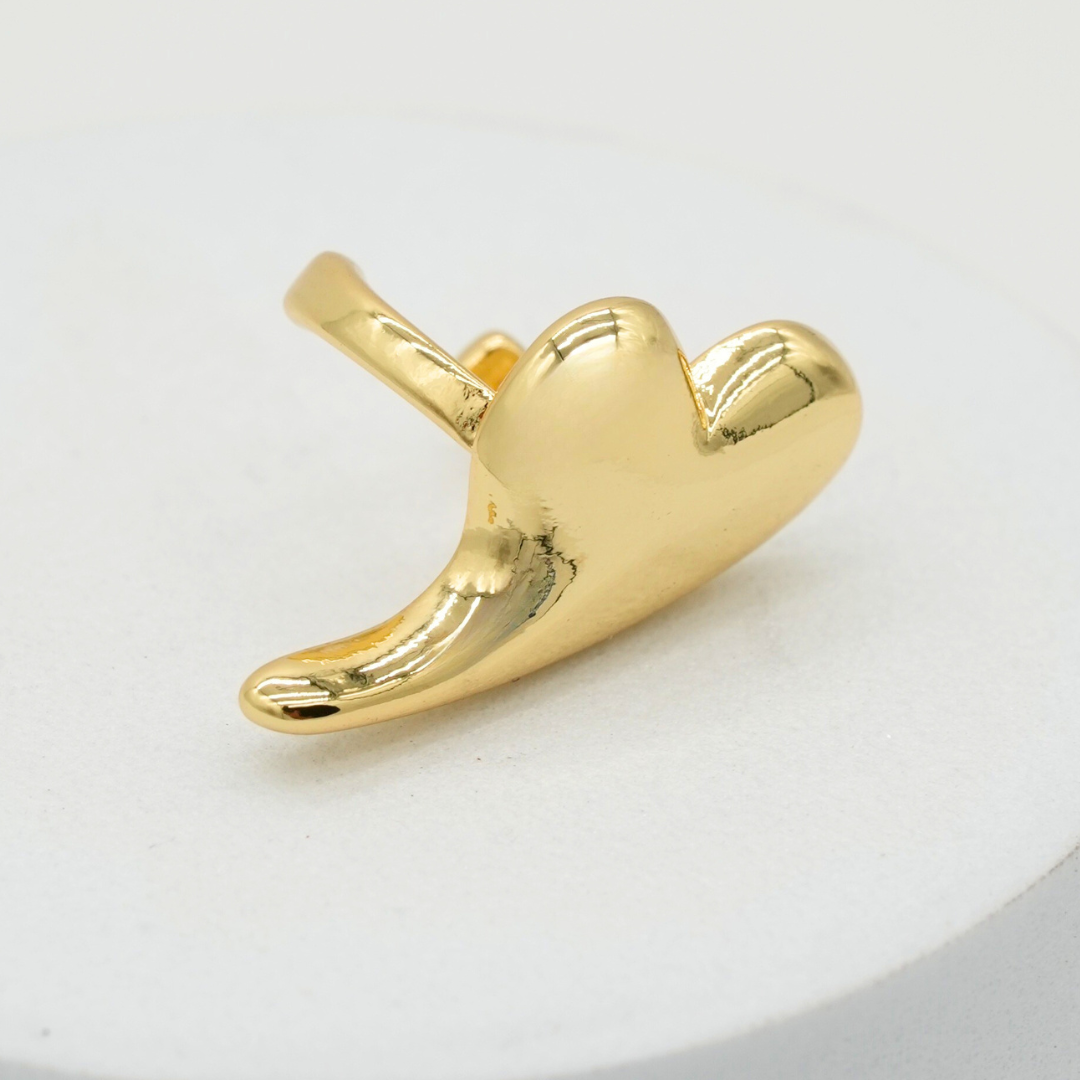 Earcuff dorado love inclinado dorado - Imagen 2